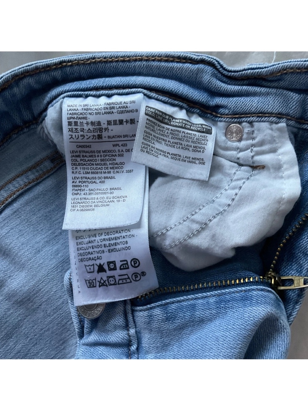 Levi's Light Blue Ripped Straight-Leg Women's Jeans - Picture 6 of 7